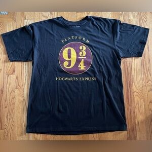 NWOT Harry Potter Hogwarts T-shirt